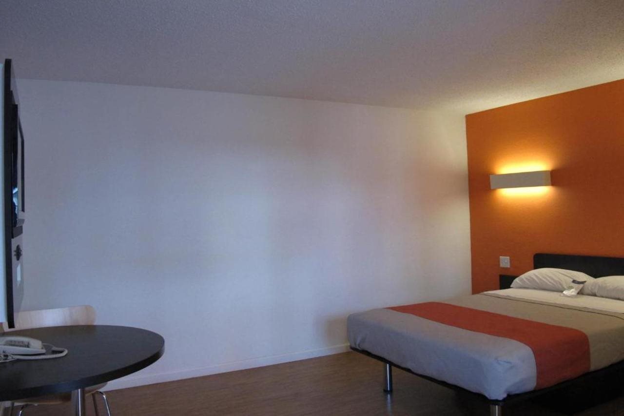 Motel 6 Baltimore MD - photo 9