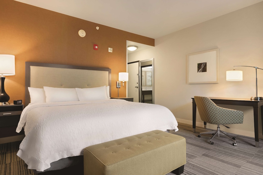 Hampton Inn & Suites Roanoke Downtown - photo 14