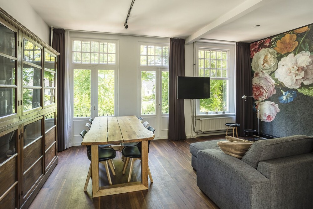 Bloemendaal Hotel Collection Apartments — 4-Star Luxury Hotel in Bloemendaal, Netherlands