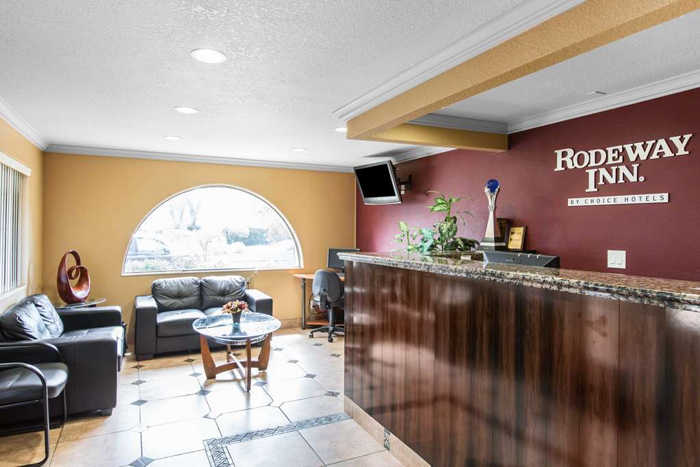 Rodeway Inn Escondido Downtown - photo 8