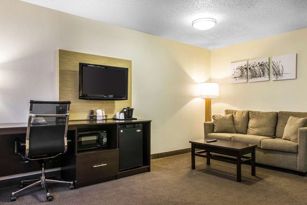 Sleep Inn & Suites Pittsburgh Airport - photo 8