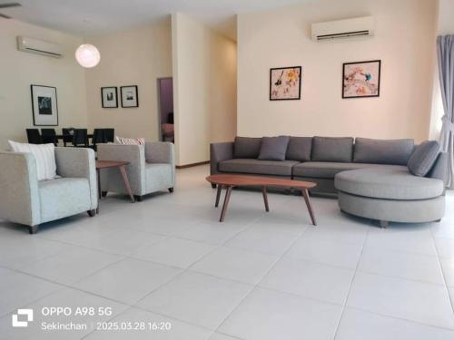 Sekinchan Highview Penthouse 15Pax 5R5b 顶层公寓 看海 看稻田景 — 4-Star Luxury Hotel in Kuala Selangor, Malaysia