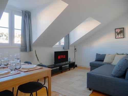 Stylish 2BR Castle View Central By Airnest — 4-Star Luxury Hotel in Lisbon, Portugal