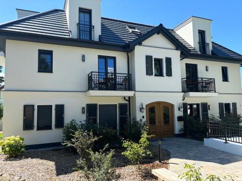 OstseeVilla Seebad Ahlbeck Ferienwohnungen — 4-Star Luxury Hotel in Ahlbeck, Germany