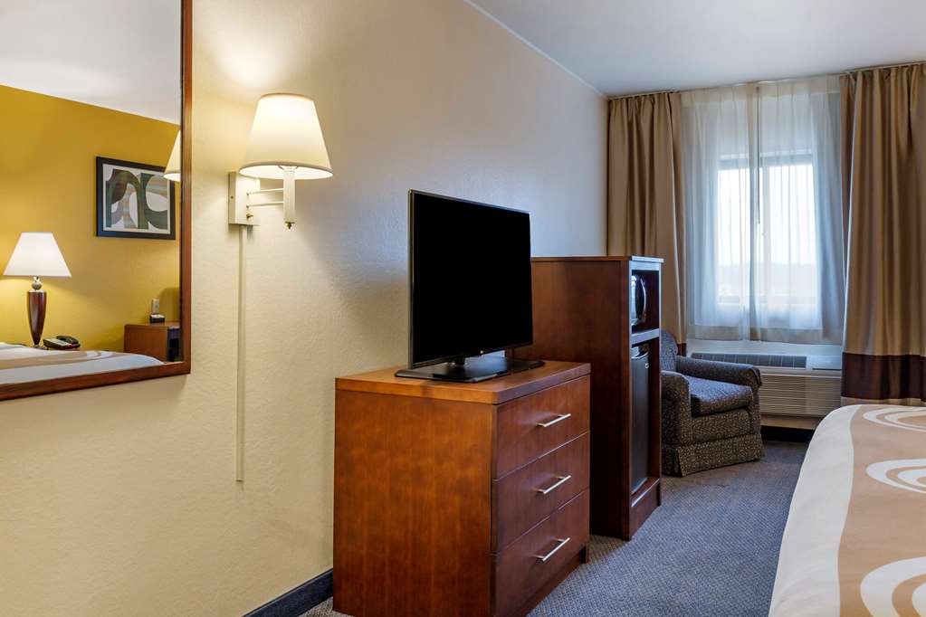 Quality Inn & Suites Zanesville City Center - photo 11