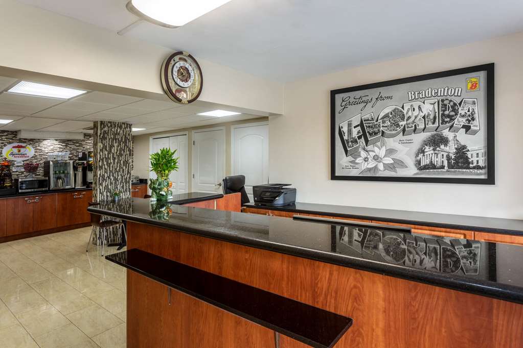 Super 8 by Wyndham Bradenton Sarasota Area — Bradenton — photo 3