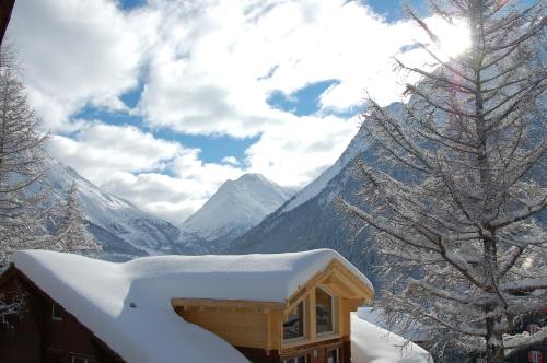 Chalet Delphin — 4-Star Luxury Hotel in Saas-Fee, Switzerland