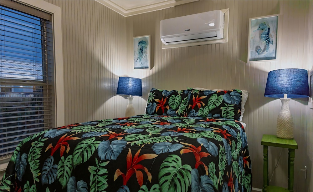 Blue Dolphin Inn and Cottages - photo 8