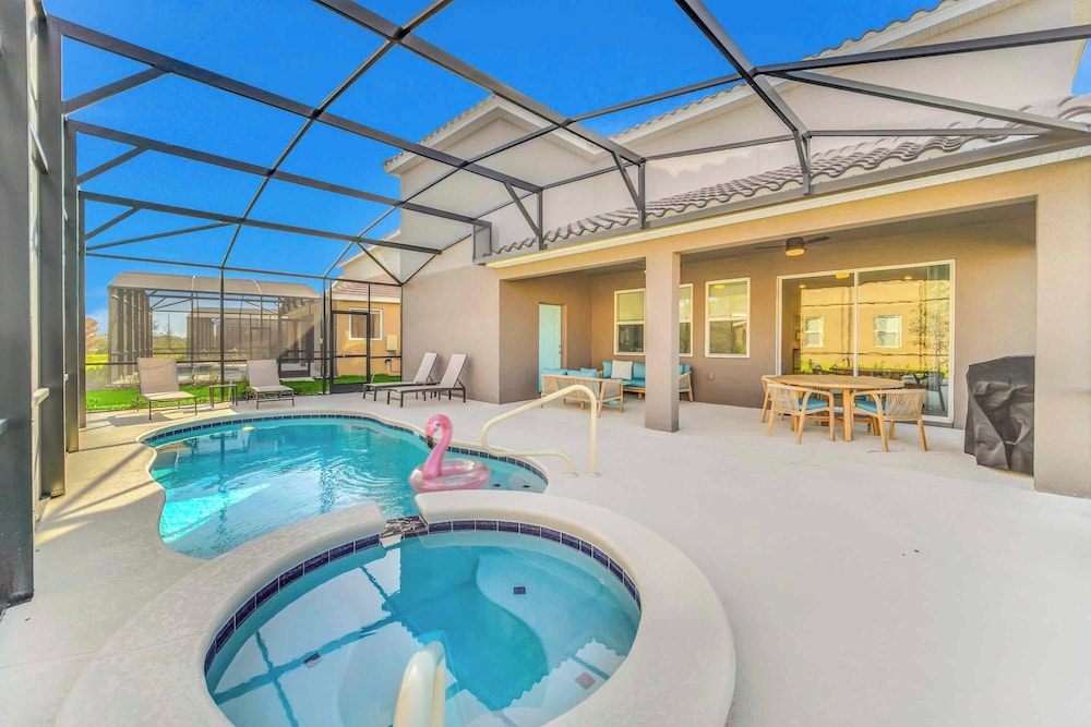 Resort Oasis w Game Room: 11 Mi to Disney - featured photo