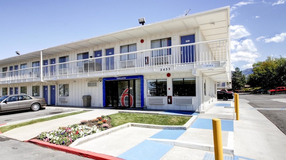 Super 8 by Wyndham Woods Cross Salt Lake City North - photo 25
