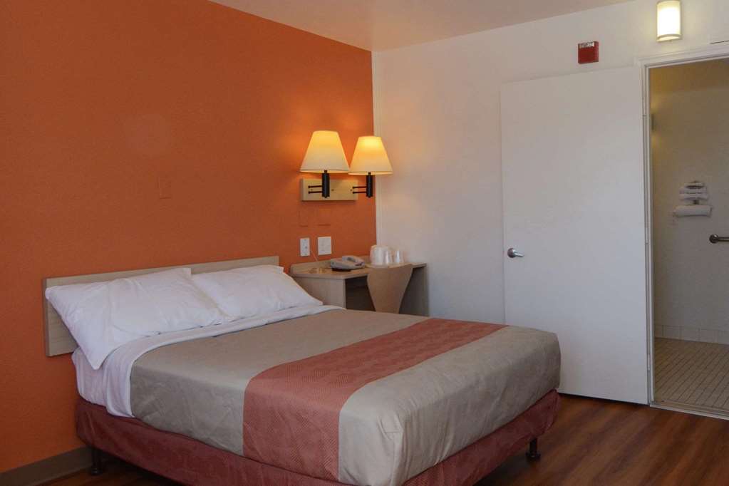 Motel 6 Indio CA Palm Springs - photo 10