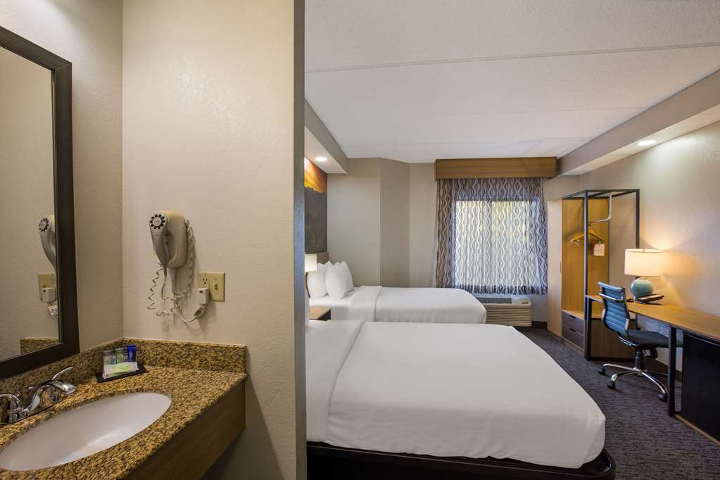 Clarion Pointe Sevierville Pigeon Forge - photo 17