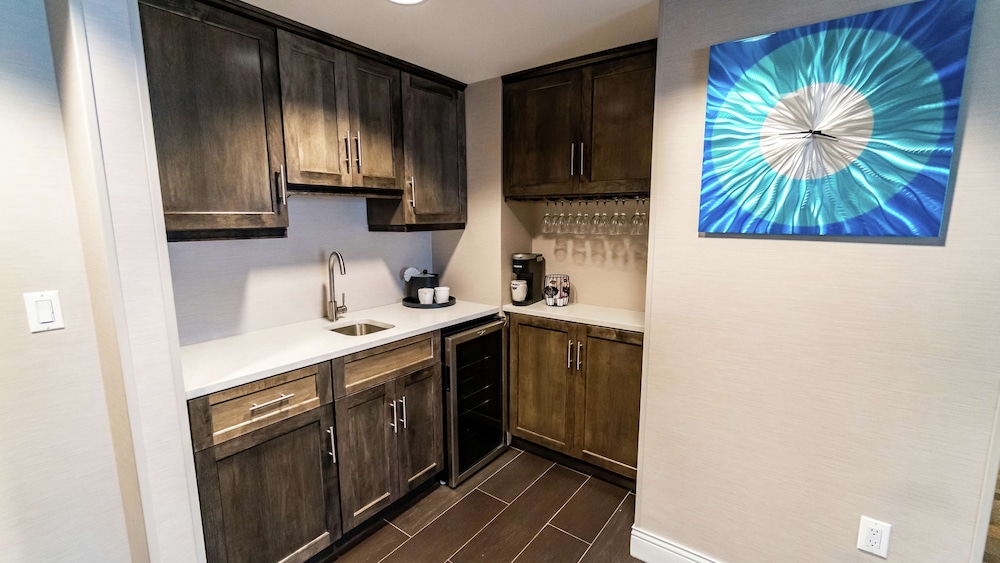 Hampton Inn Carlstadt At The Meadowlands - photo 14