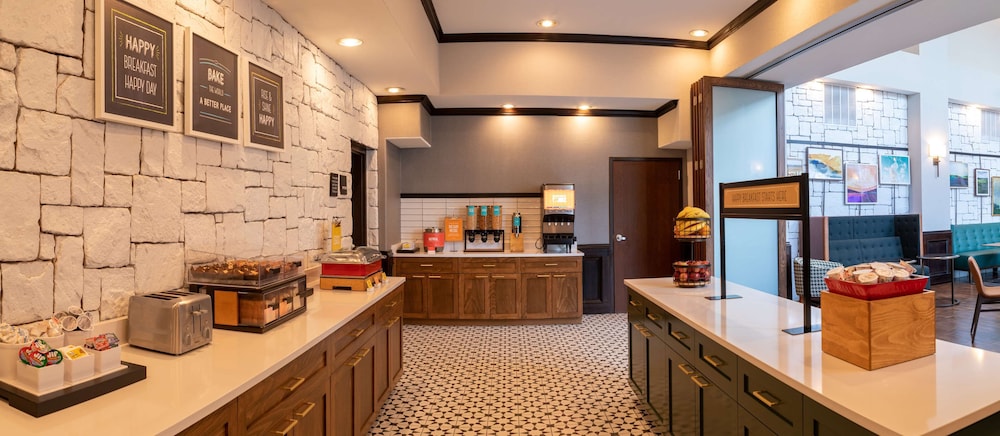 Hampton Inn & Suites Boerne - photo 46