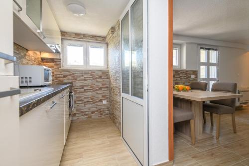 Apartment Mario Veliki Stan Za Odmor Terasa Vrt Bazen Pogled More Izoliran