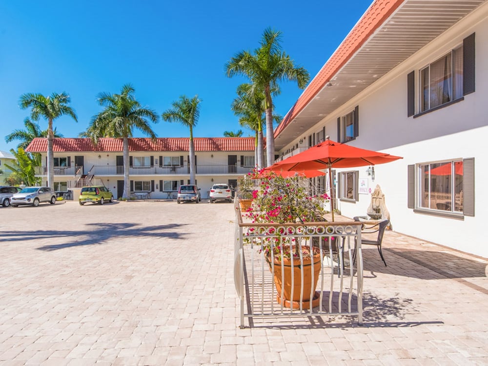 Hibiscus Suites Gateway to Siesta Key - photo 28