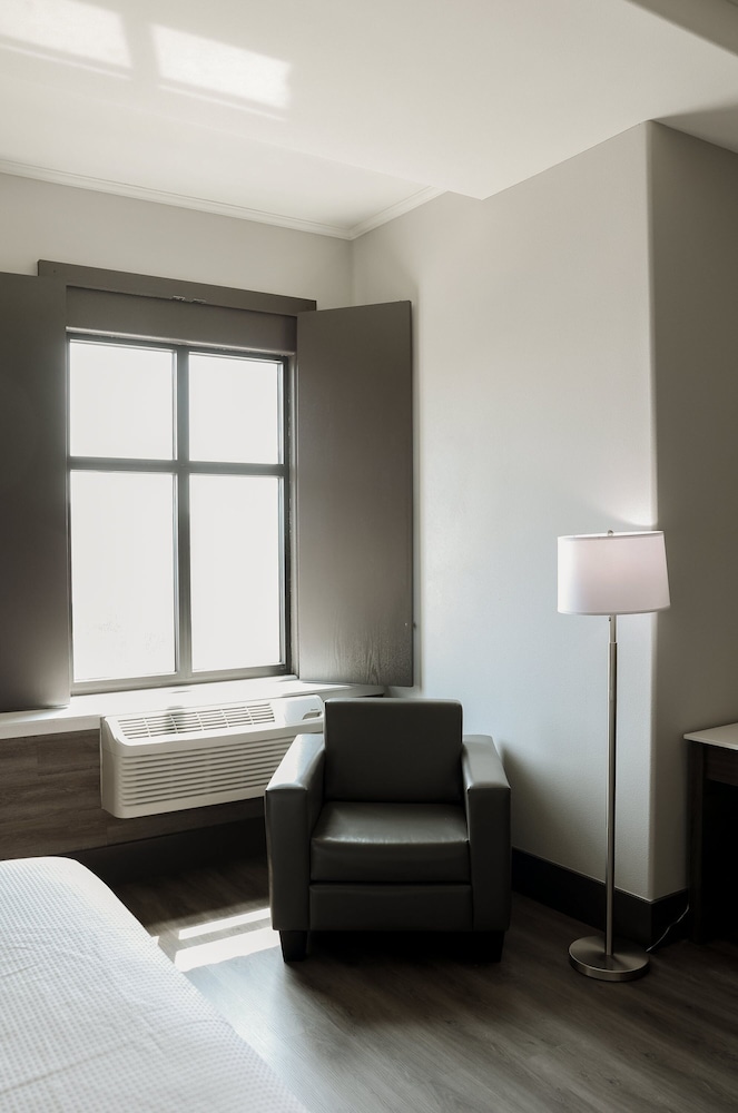 The Oread Lawrence Tapestry Collection by Hilton - photo 21