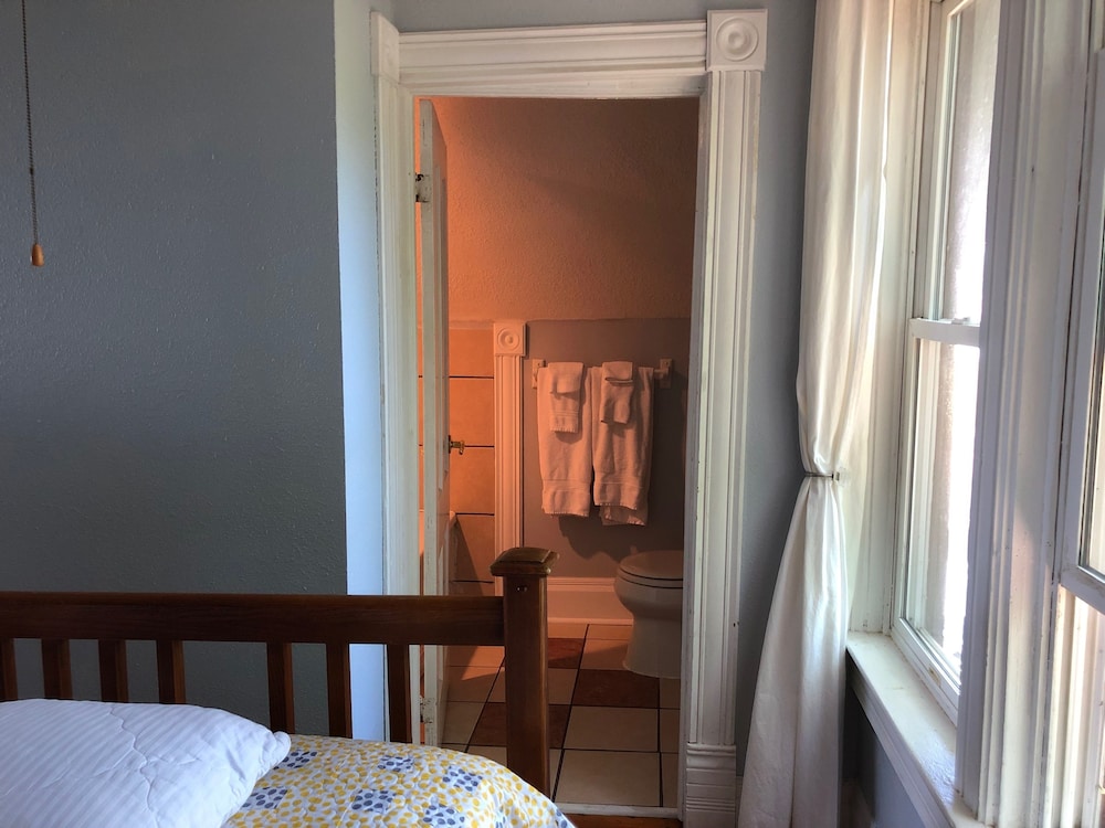 Lucy's Place - photo 8
