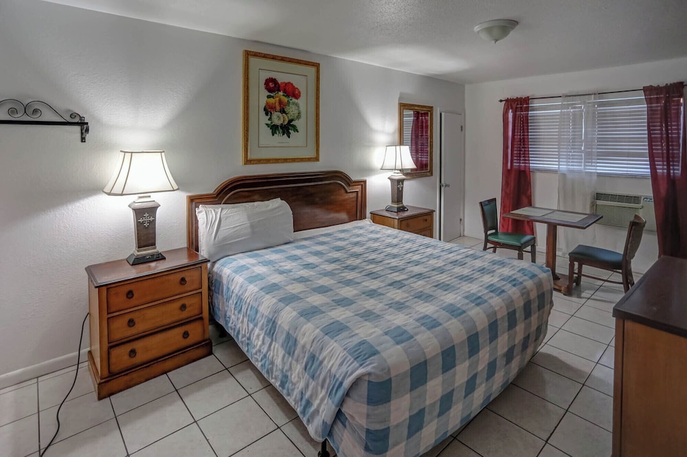 Green Seas Motel - photo 17