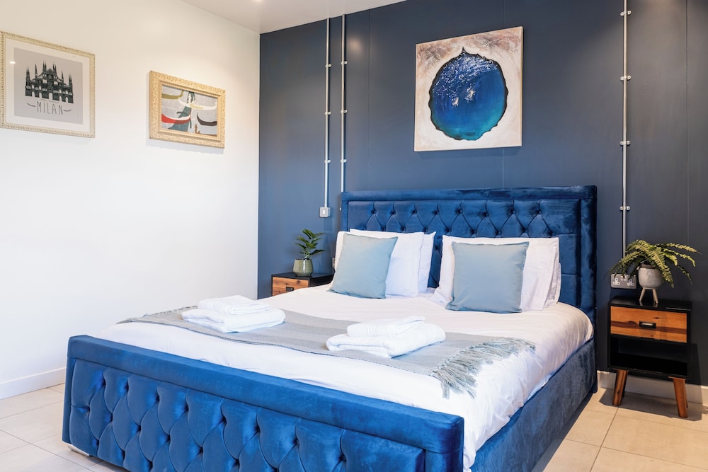 Orchard Barn Luxury 4 BD Barn Conversion — 4-Star Luxury Hotel in Pershore, United Kingdom