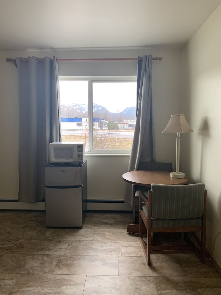 Marina Motel - photo 24