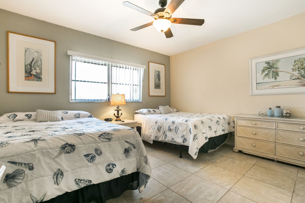 Hideaway Waterfront Resort & Hotel - photo 12