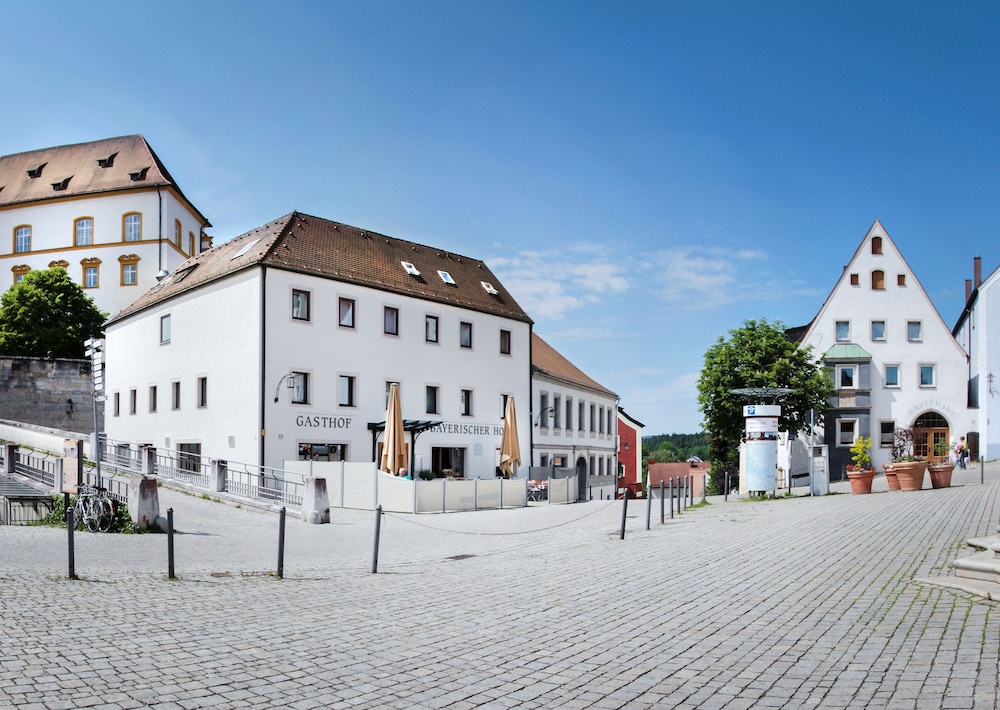 Hotelgasthof Bayerischer Hof — hotel in Sulzbach-Rosenberg