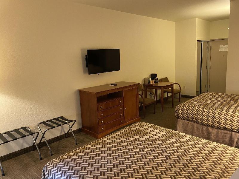 A Riverside Inn Travelodge by Wyndham - photo 15