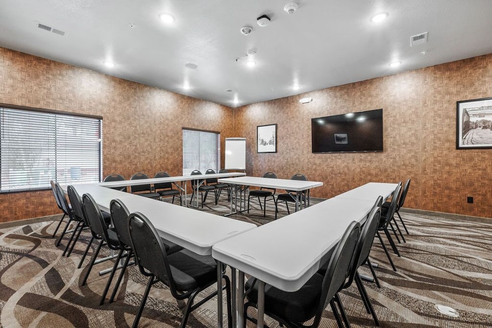 Cobblestone Hotel & Suites Mosinee - photo 97
