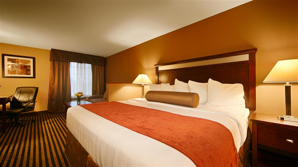 Best Western Plus Prairie Inn - photo 4