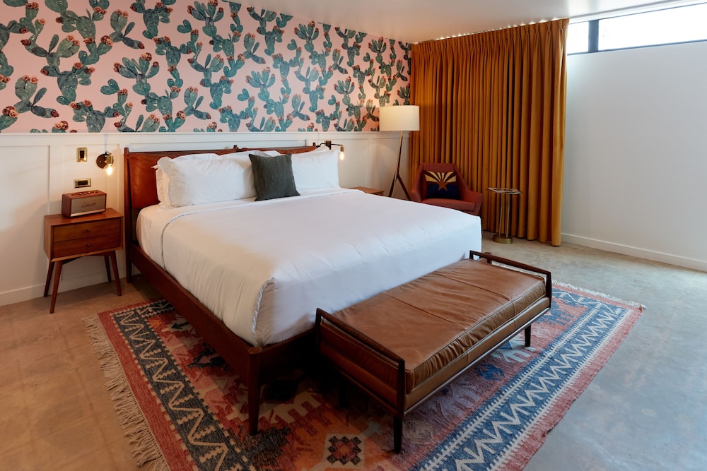 Rise Uptown Hotel - photo 11