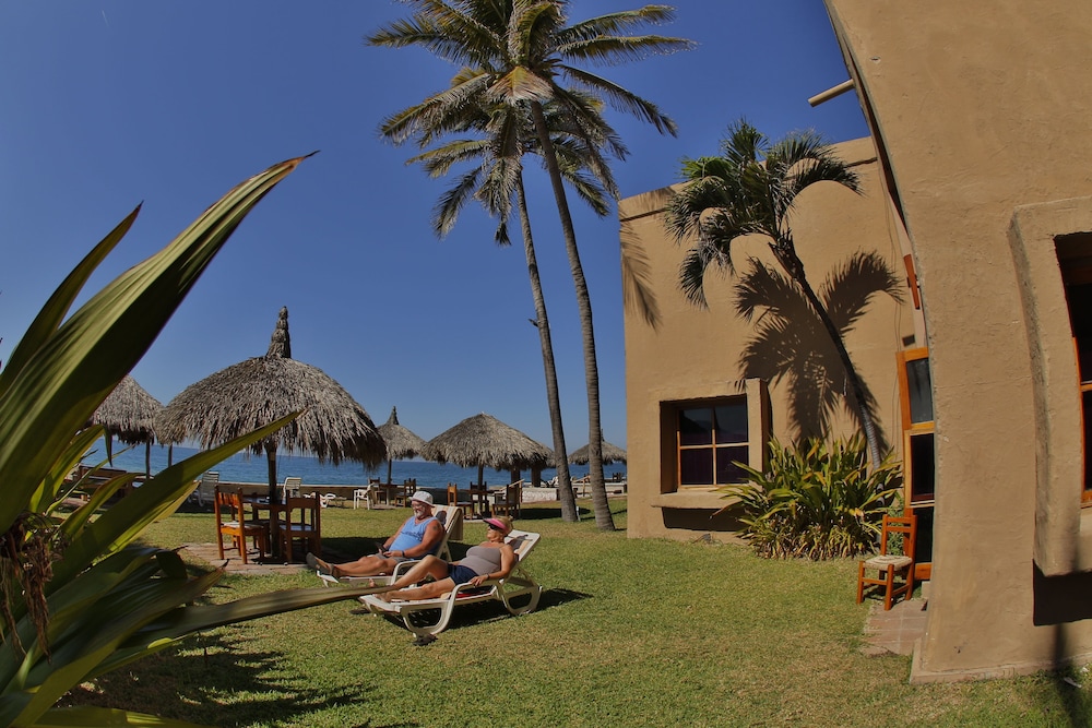 Villas El Rancho Green Resort