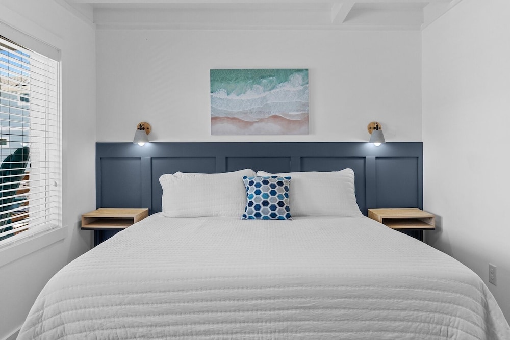 The Beach House at Oak Island by Carolina Resorts - photo 8