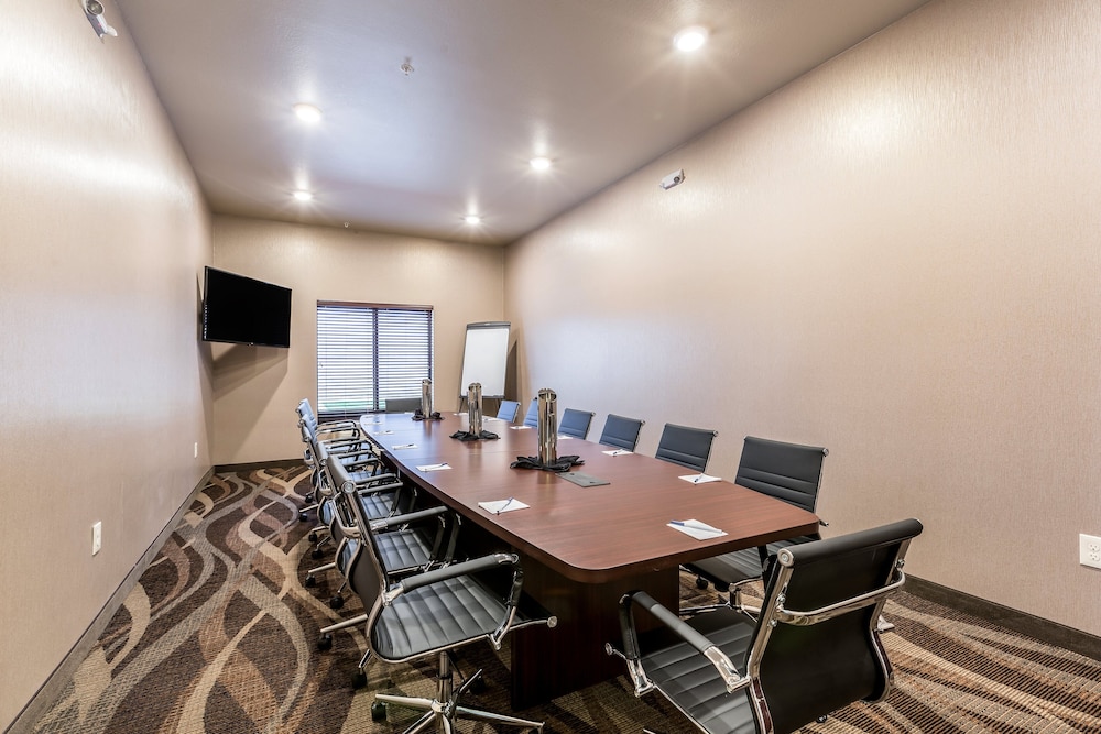 Cobblestone Hotel & Suites Stevens Point - photo 56