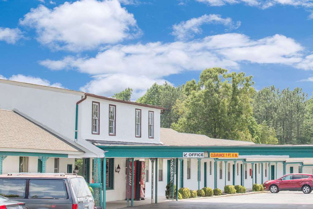 Knights Inn Emporia - photo 2