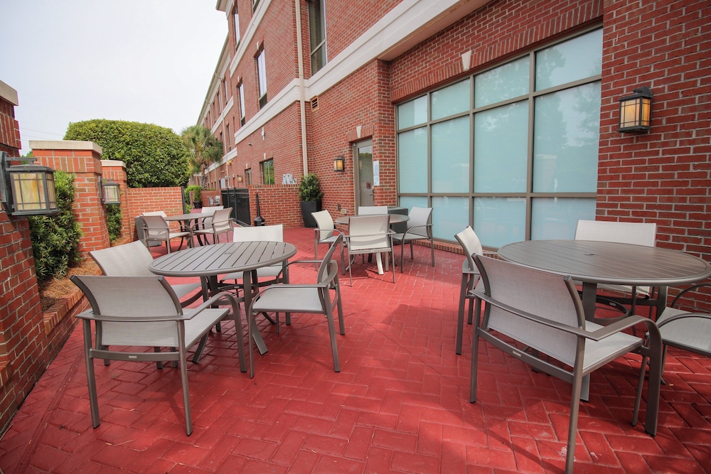 Holiday Inn Express Leland Wilmington Area by IHG - photo 33