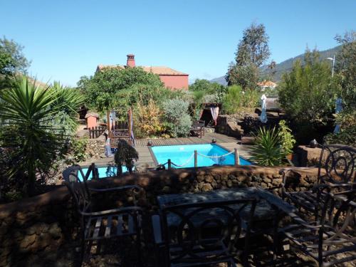 Hacienda La Centenaria Casas Rurales in El Paso, Spain