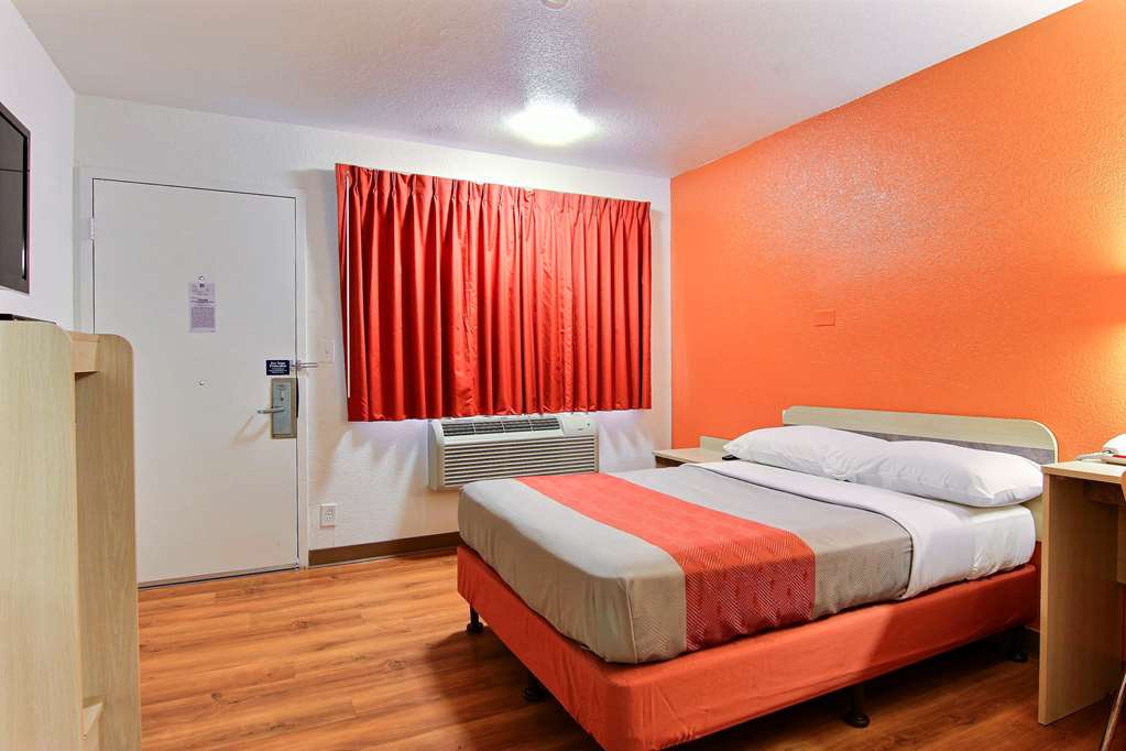 Motel 6 Kingsville TX - photo 16