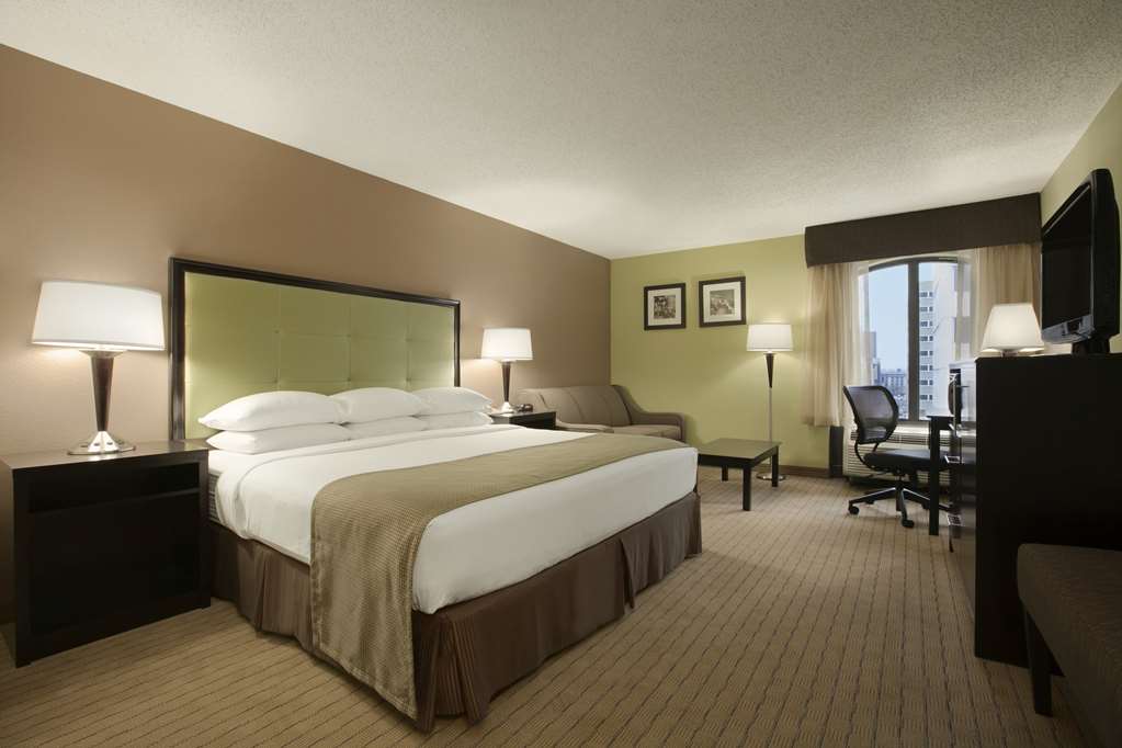 Days Inn by Wyndham Baltimore Inner Harbor - photo 18