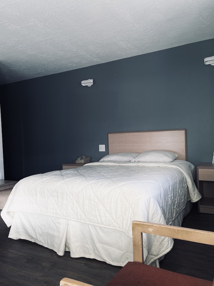 Century 21 Motel - photo 15