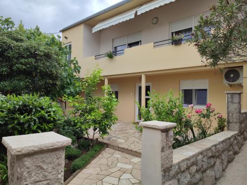 Apartman Noemi — 4-Star Luxury Hotel in Jadranovo, Croatia
