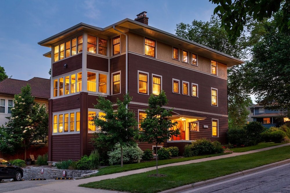 The Buckingham Inn — 4-Star Luxury Hotel in Madison, United States