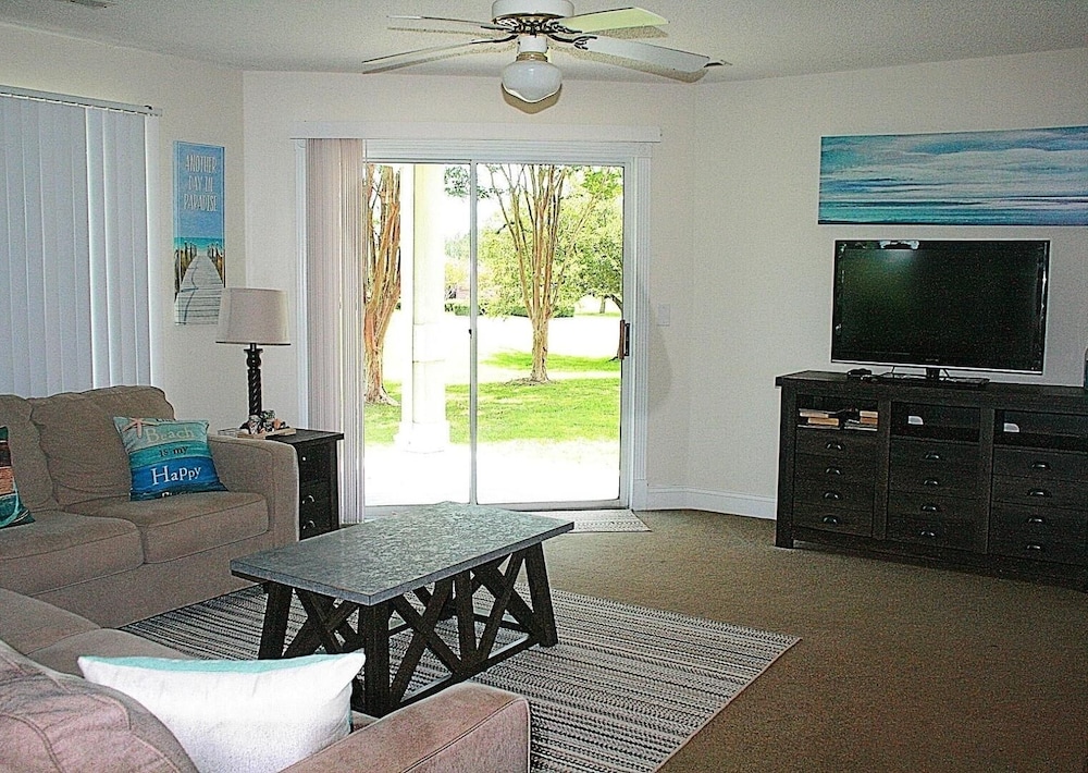104m 1 Bedroom Condo By Redawning 15480230 — Calabash