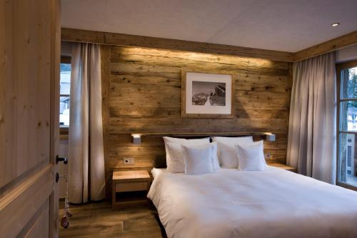 Chalet Corvara — 4-Star Luxury Hotel in Corvara In Badia, Italy