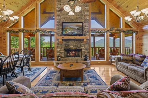 Papa Bear Lodge — 4-Star Luxury Hotel in Sevierville, United States
