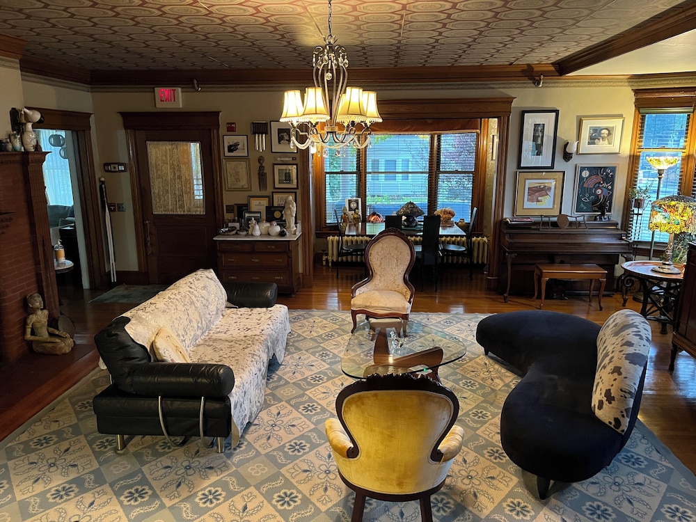 The Munroe Inn - photo 8