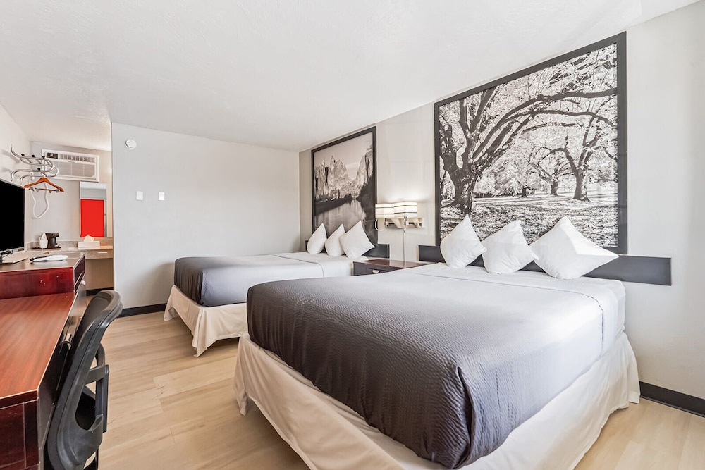 Super 8 by Wyndham Ontario - photo 12