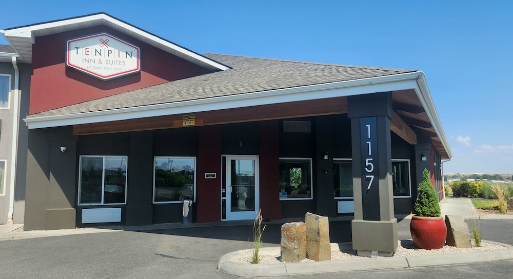 Ten Pin Inn & Suites - photo 42