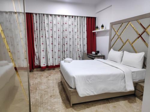 Premium Apartment in Hiranandani Powai by Maxxvalue Chitranjan