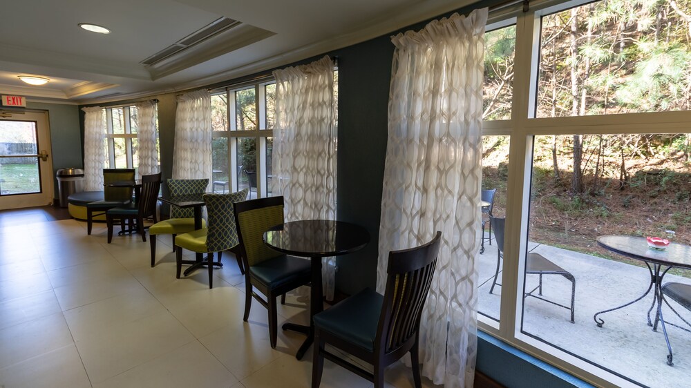 Holiday Inn Express Hotel & Suites Birmingham Irondale by IHG - photo 43